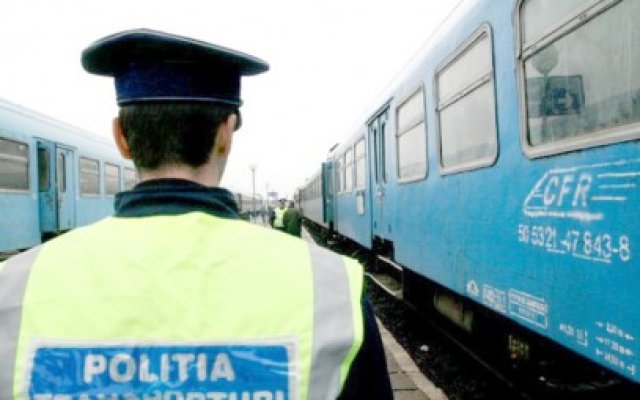 Trenurile de pe ruta Bucureşti-Constanţa, asaltate de poliţişti, în week-end